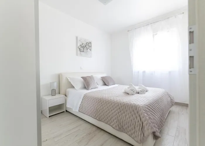 Silver Luxury Apartment