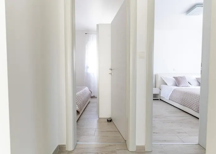 Silver Luxury Apartment Трогир