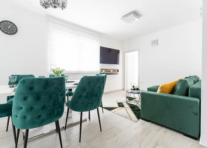 Silver Luxury Apartment Апартаменты *