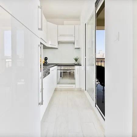 Silver Luxury Apartment *